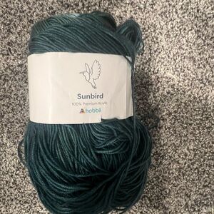 Hobbii Sunbird Premium Acrylic Yarn - Color Morpho
